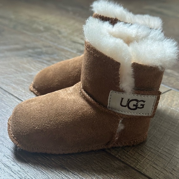 Uggs size S - Picture 2 of 7